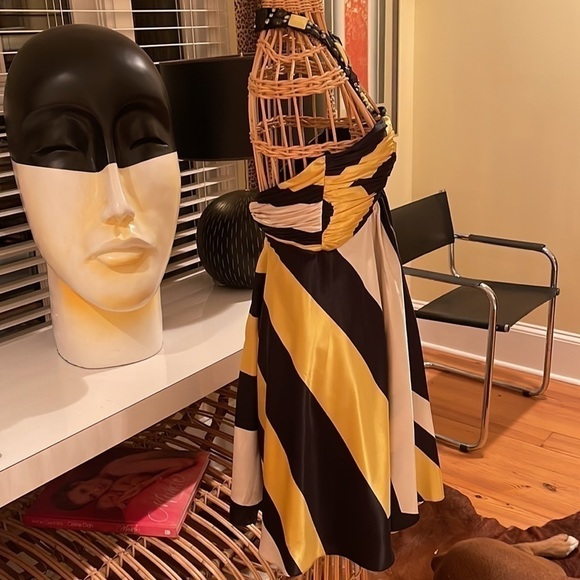 🎉HP🎉🔥SALE 🔥Jovani black yellow and white dress - Picture 4 of 12